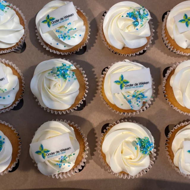 Nog even een foto van de prachtige cupcakes die @taart_met_liefs maakte voor onze opening! Schitterend om te zien én ontzettend lekker! 😍